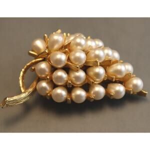 Vintage Arthur Pepper ART Domed Pearl Flower Bouquet Brooch Pin